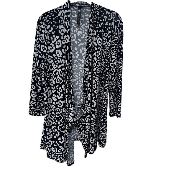 Isabella Rodriguez Sweaters - Isabella Rodriguez L Black White Print Open Front Swing Cardigan Waterfall Hem